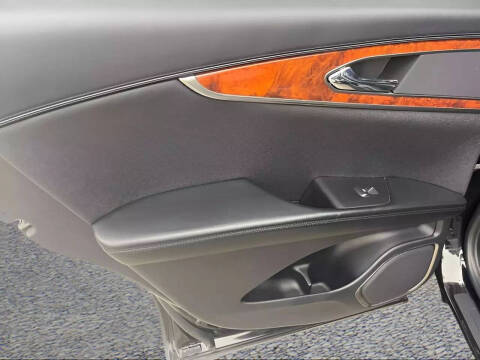 2019 Lincoln Nautilus Select