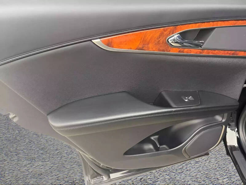 2019 Lincoln Nautilus Select