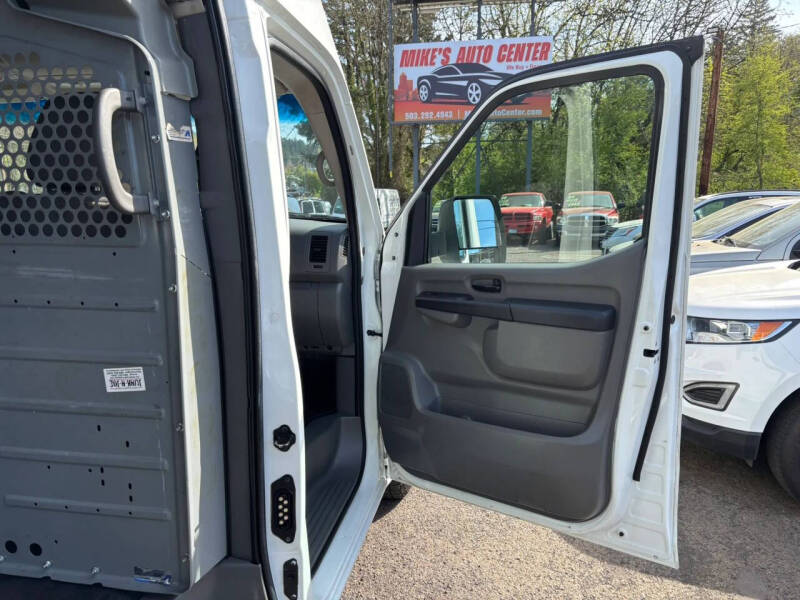 2016 Nissan NV