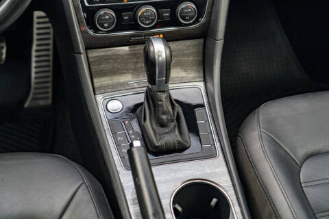 2017 Volkswagen Passat 1.8T SEL Premium