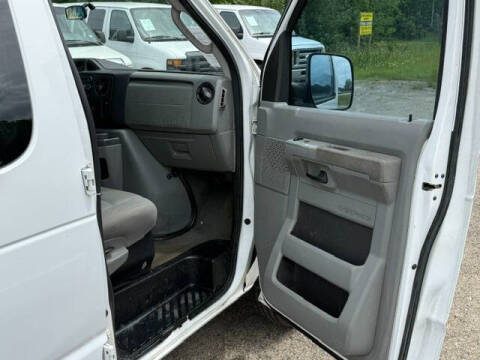 2009 Ford E-Series E-350 SD XLT