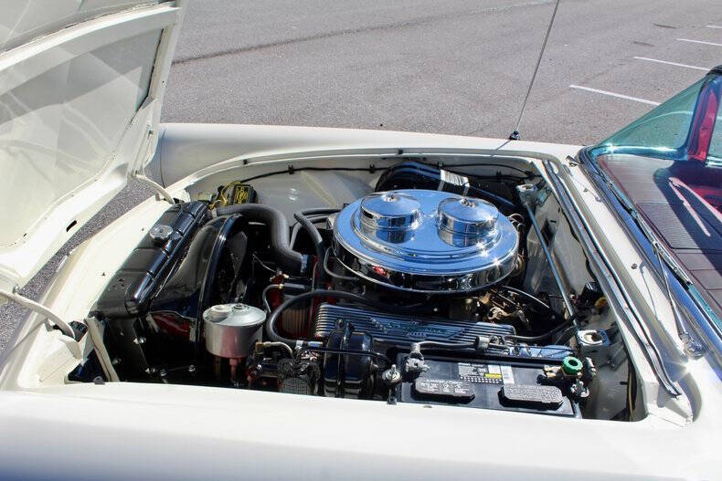 1957 Ford Thunderbird