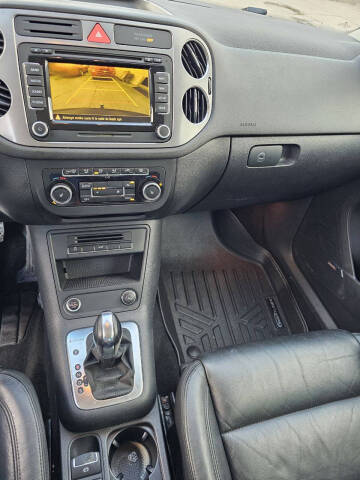 2011 Volkswagen Tiguan SEL 4Motion