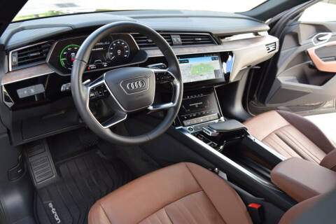 2022 Audi e-tron quattro Premium