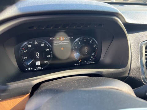 2021 Volvo XC90 T6 Momentum 7-Passenger