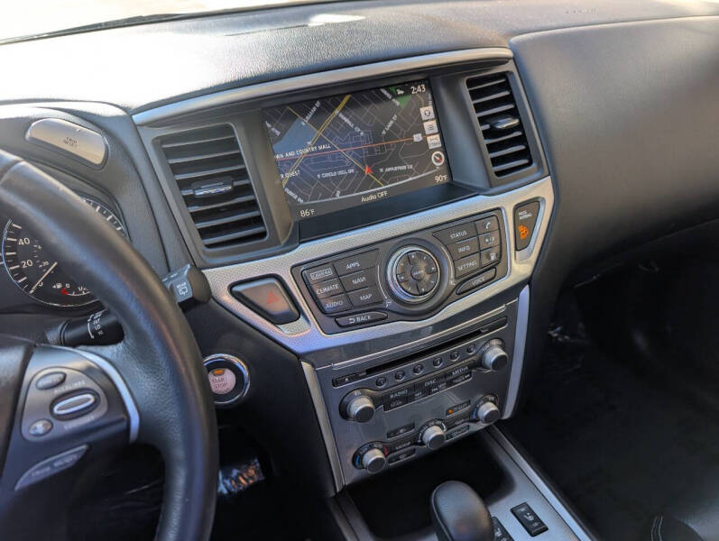 2019 Nissan Pathfinder SL