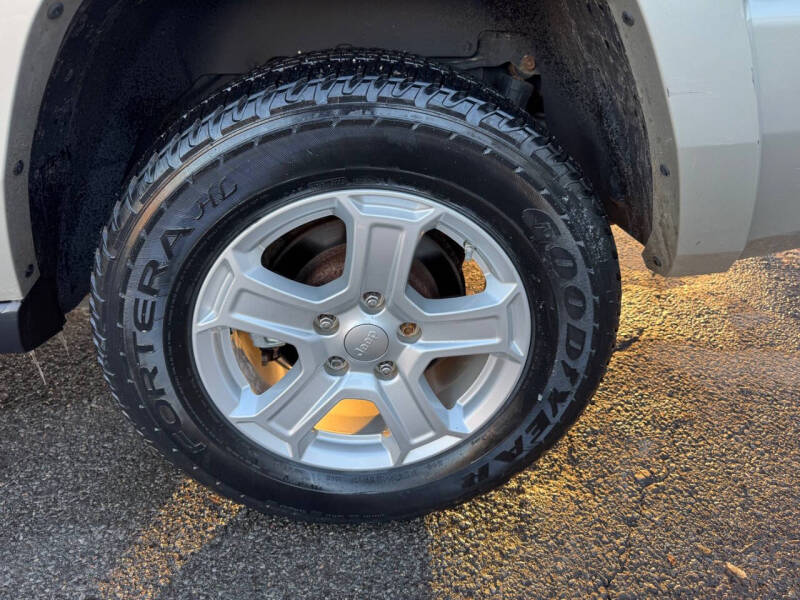 2008 Jeep Commander Sport