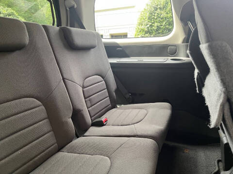 2011 Nissan Pathfinder LE