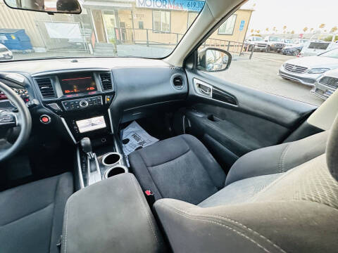 2016 Nissan Pathfinder S