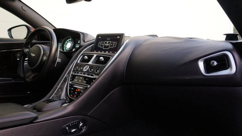 2017 Aston Martin DB11