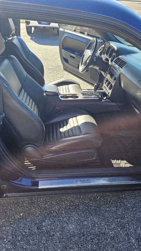 2013 Dodge Challenger SXT Plus