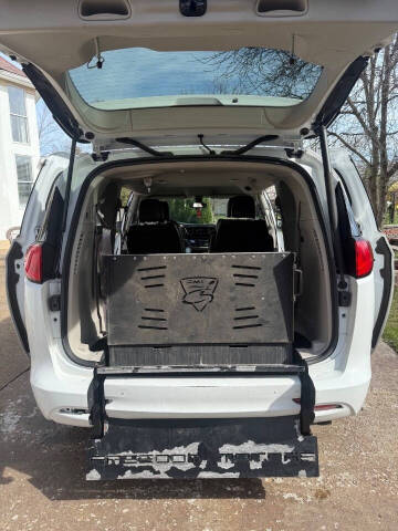 2020 Chrysler Voyager LXi