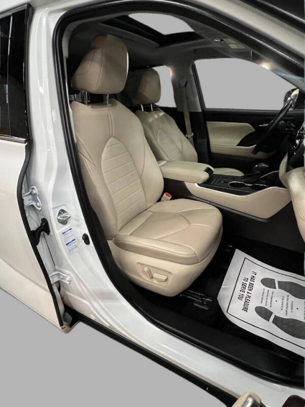 2021 Toyota Highlander XLE