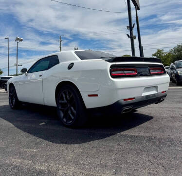 2021 Dodge Challenger SXT
