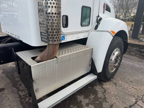 2008 Kenworth T300