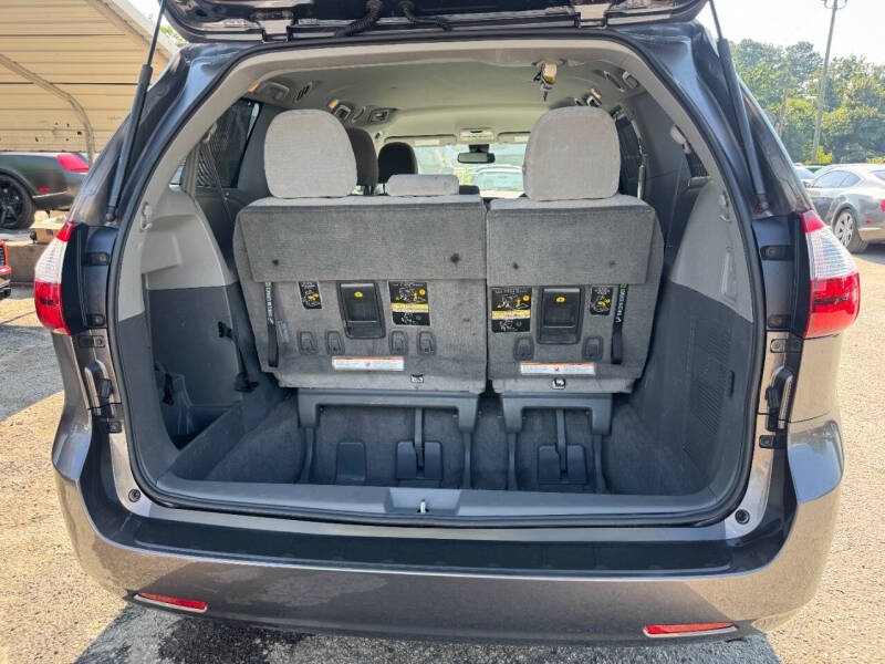2018 Toyota Sienna LE 8-Passenger