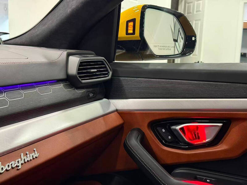 2020 Lamborghini Urus