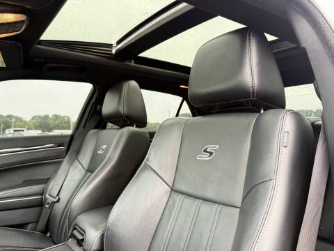 2017 Chrysler 300 S