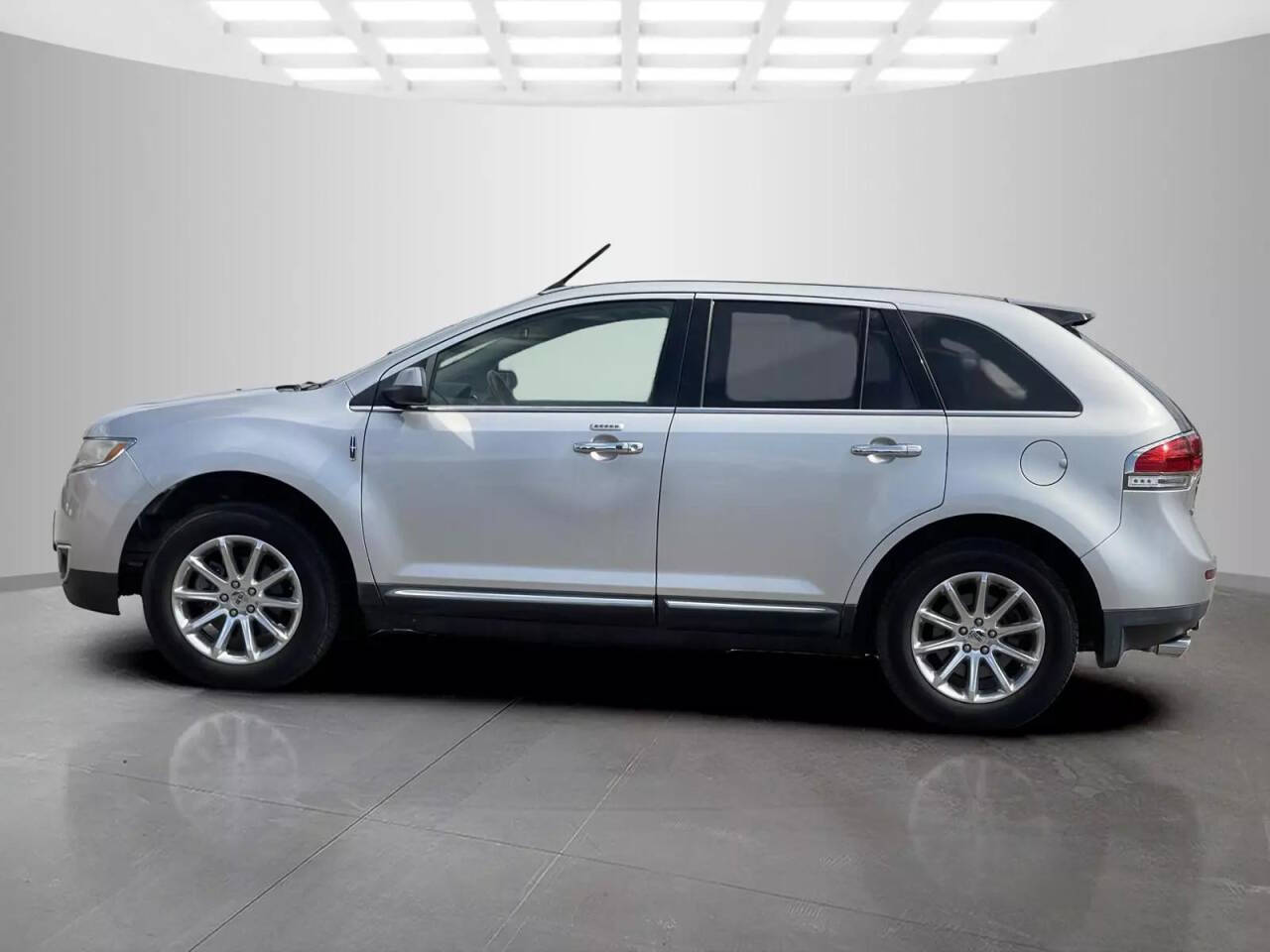 2011 Lincoln MKX for sale at Used Cars Toledo in Oregon, OH