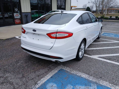 2016 Ford Fusion SE