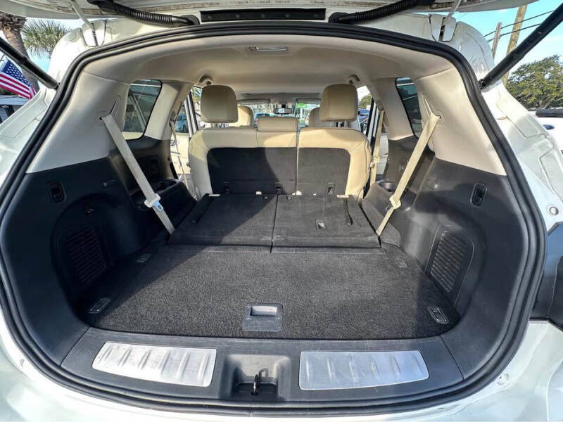 2017 INFINITI QX60 Base photo 19