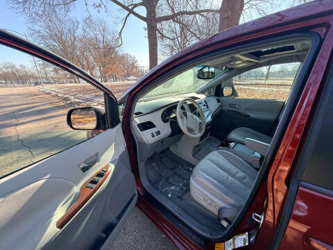 2011 Toyota Sienna XLE 7-Passenger