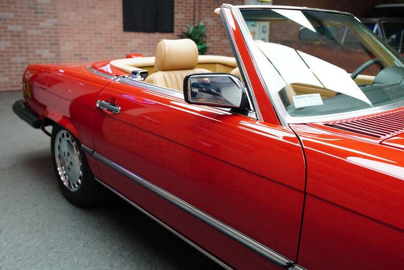 1986 Mercedes-Benz 560-Class 560 SL