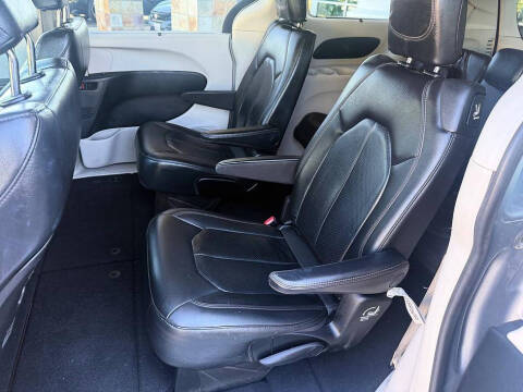 2020 Chrysler Pacifica Touring L