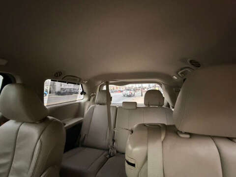 2013 Toyota Sienna XLE 8-Passenger