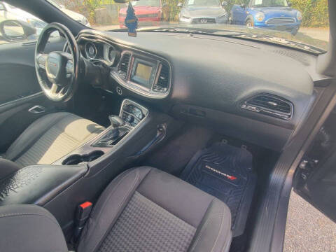 2015 Dodge Challenger SXT