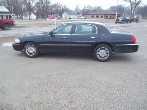 2008 Lincoln Town Car for sale at BRETT SPAULDING SALES in Onawa IA