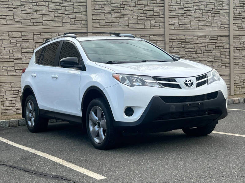 2013 Toyota RAV4 LE photo 3