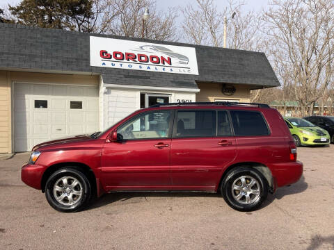 2005 Toyota Highlander for sale at Gordon Auto Sales LLC in Sioux City IA