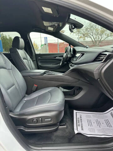 2022 Buick Enclave Essence