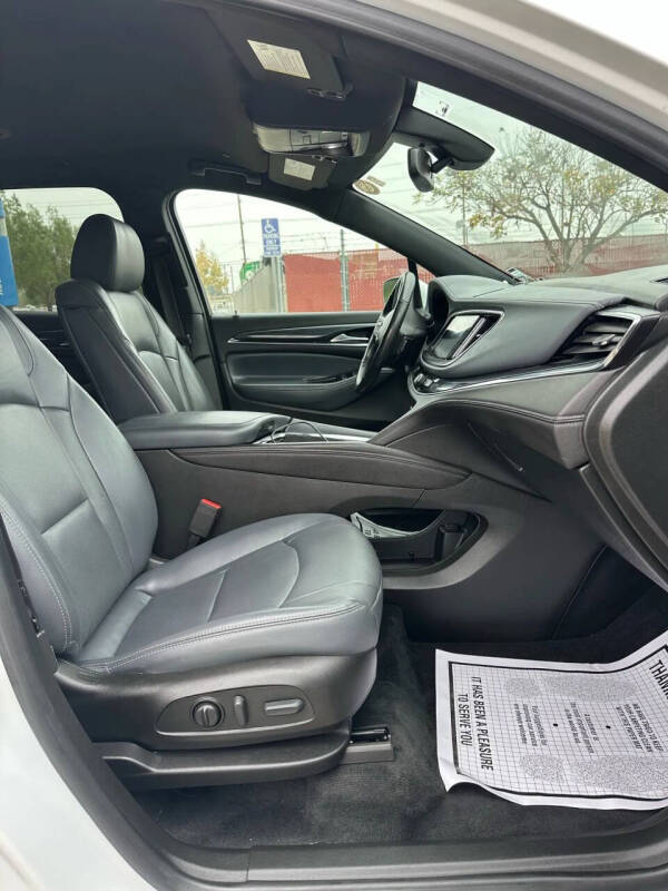 2022 Buick Enclave Essence