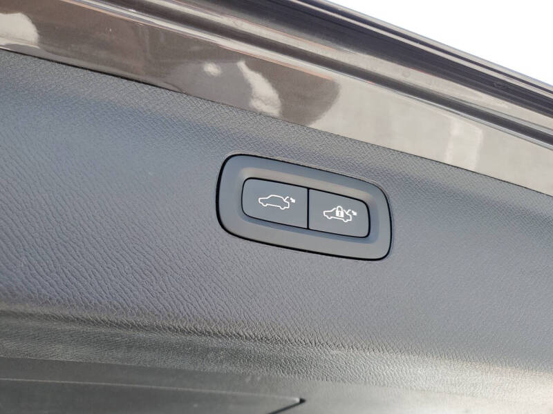 2024 Volvo XC90 B6 Ultimate Bright Theme 7P