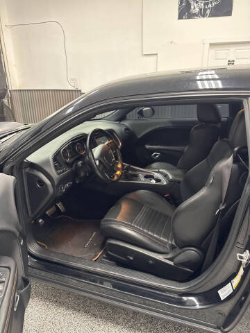 2016 Dodge Challenger 392 HEMI Scat Pack Shaker