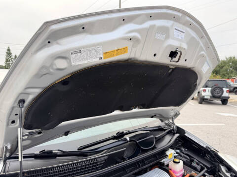 2014 Toyota Prius v Five