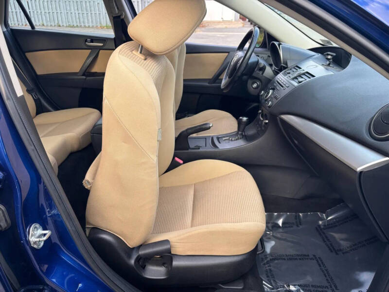 2012 Mazda MAZDA3 i Touring