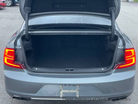 2018 Volvo S90 T5 Momentum