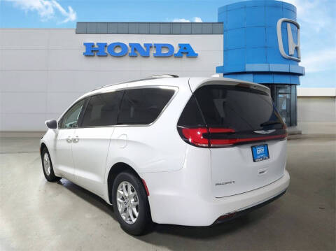 2022 Chrysler Pacifica Touring L