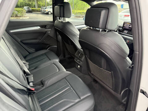 2020 Audi Q5 quattro Titanium Premium 45 TFSI