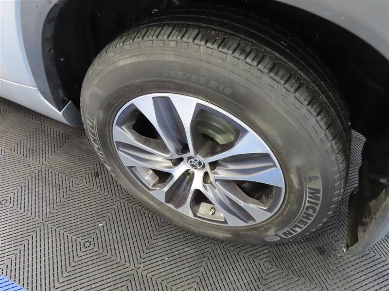 2022 Toyota Highlander Hybrid XLE