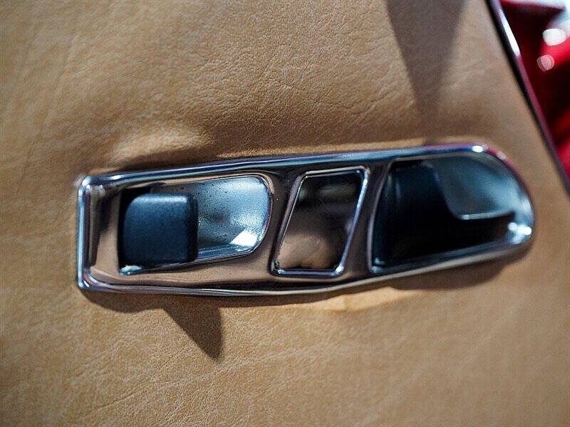 1989 Mercedes-Benz 560-Class 37