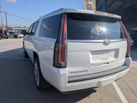 2016 Cadillac Escalade ESV Platinum