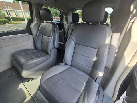 2011 Volkswagen Routan SEL