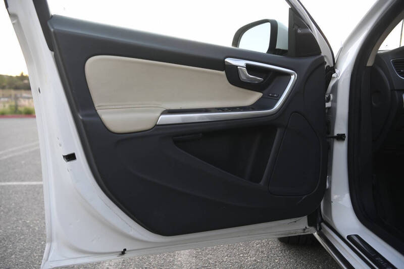 2018 Volvo V60 T5 Dynamic