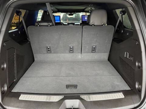 2023 Chevrolet Suburban High Country