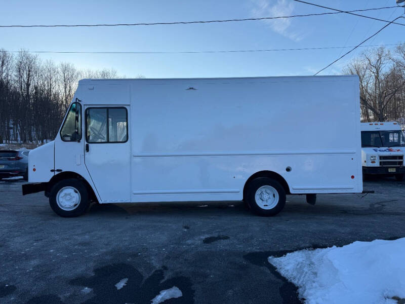 2021 Freightliner MT45 Chassis