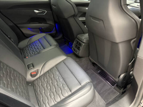 2023 Audi e-tron GT quattro Premium Plus